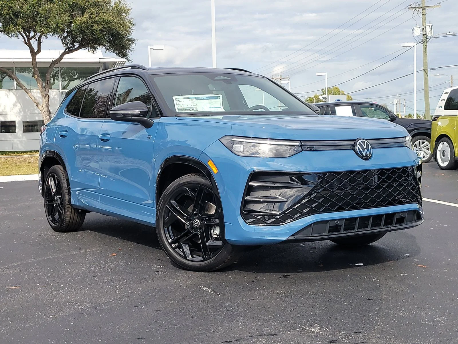 New 2026 Monterey Blue W/Deep Black Roof Volkswagen 2.0T SE R-Line Black image 32