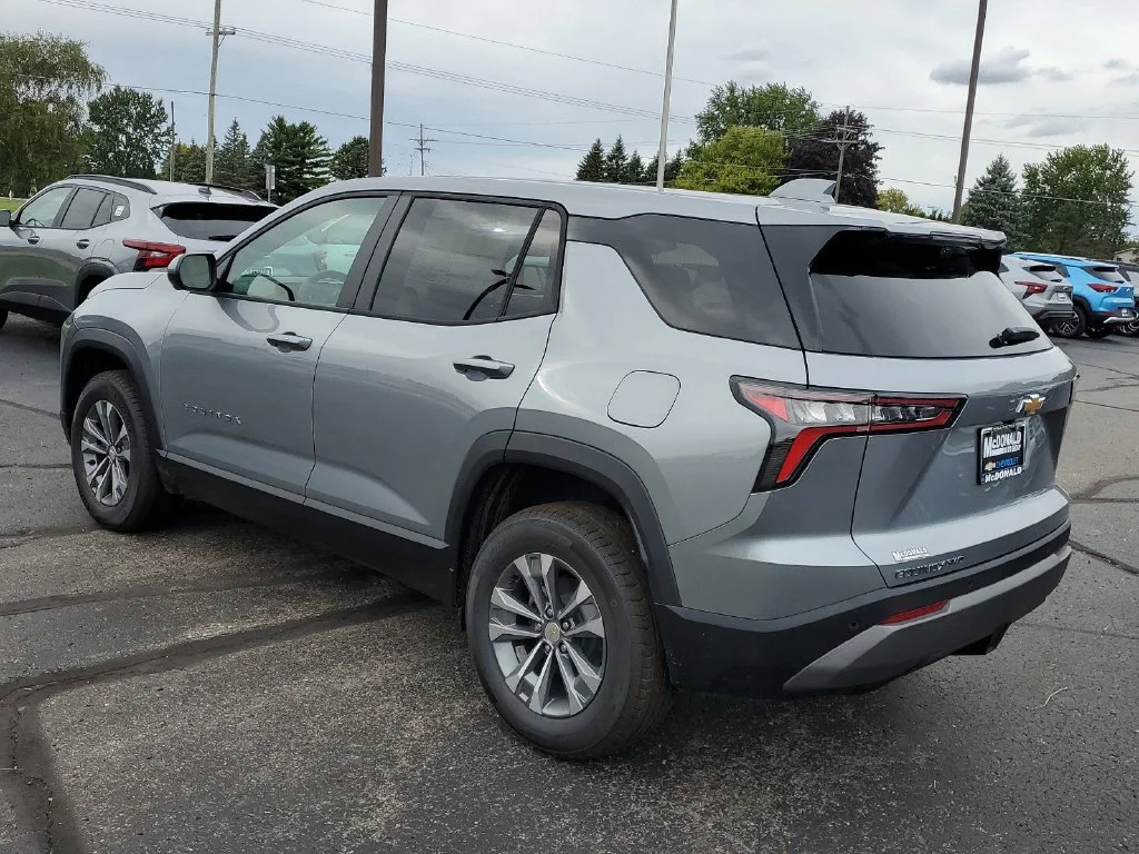 New 2027 Sterling Gray Metallic Chevrolet LT image 4
