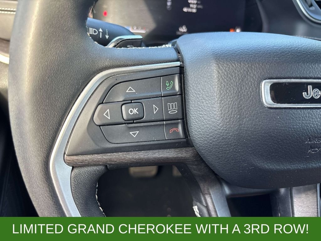 Used 2023  Jeep Limited image 27