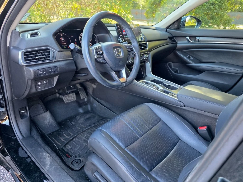 Used 2021 Black Honda Touring image 11