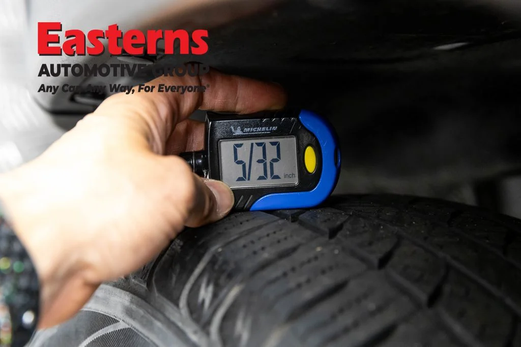 Used 2021 Green Jeep Latitude image 29