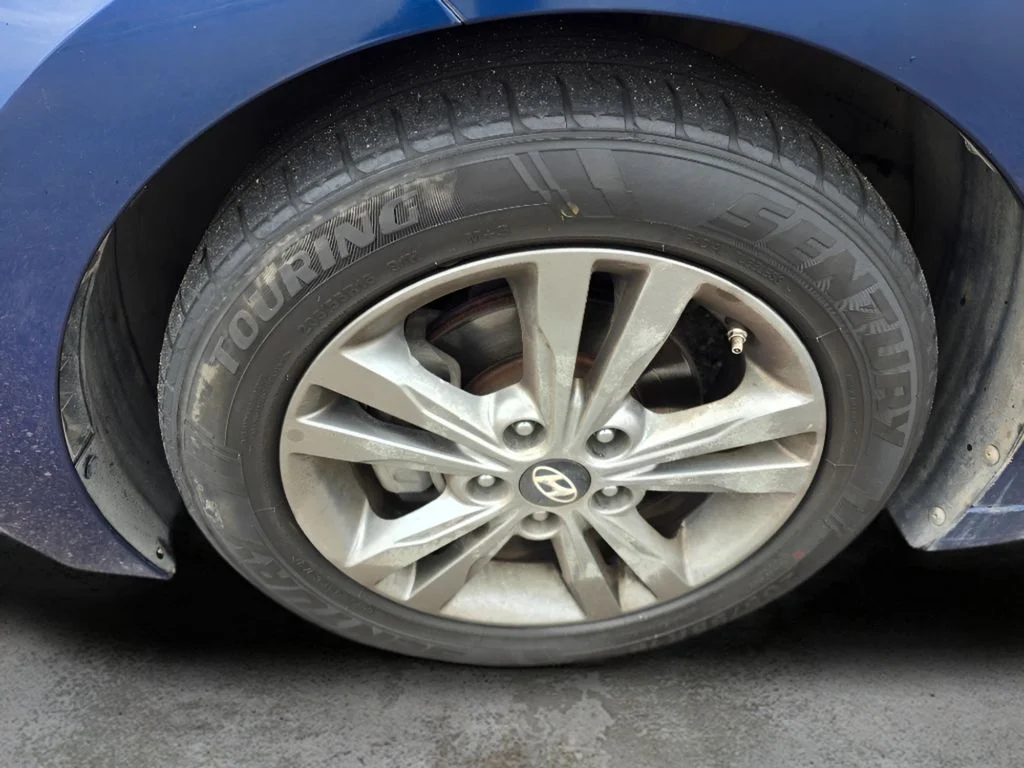 Used 2018 Lakeside Blue Hyundai SEL image 27