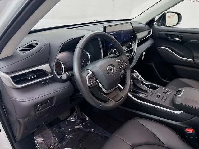 Used 2024 Beige Toyota XLE image 9