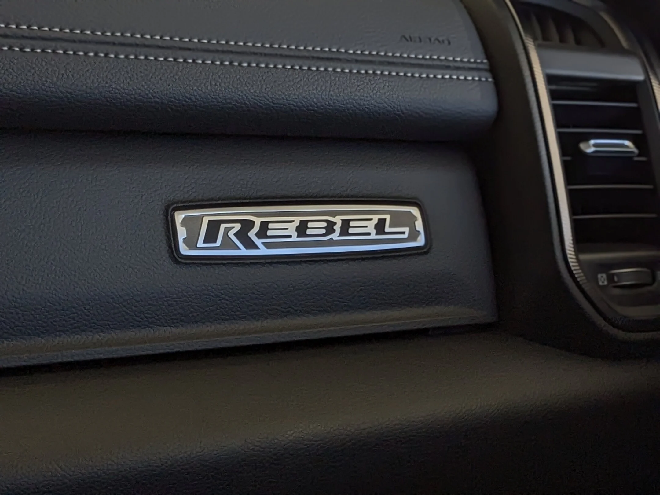New 2026 Blue RAM Rebel - - Level 1 Grp - 5th Wheel/Gooseneck Prep - Ventilated Leather Seats - Alpine Audio & More! image 28