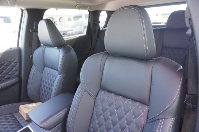 2025 Mitsubishi Outlander Plug-in Hybrid SEL - Photo 19