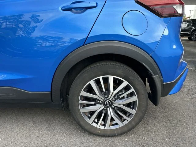 Used 2023 Blue Nissan SV image 10