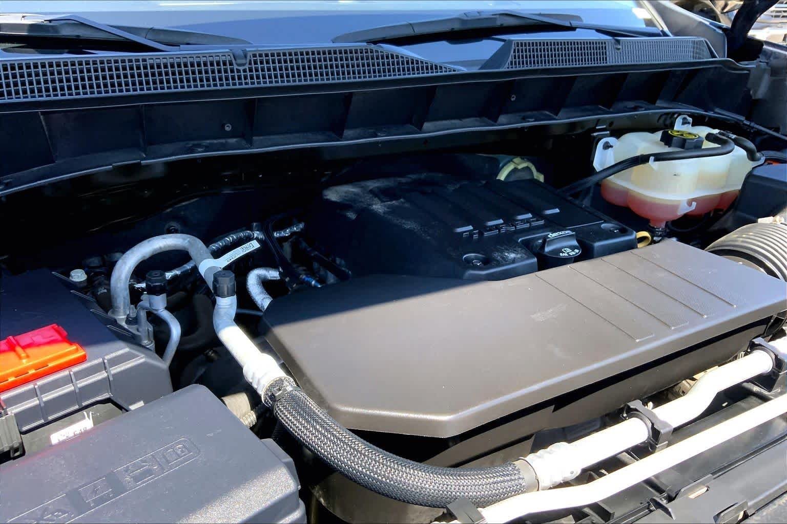 Used 2021 Northsky Blue Metallic Chevrolet Custom image 32