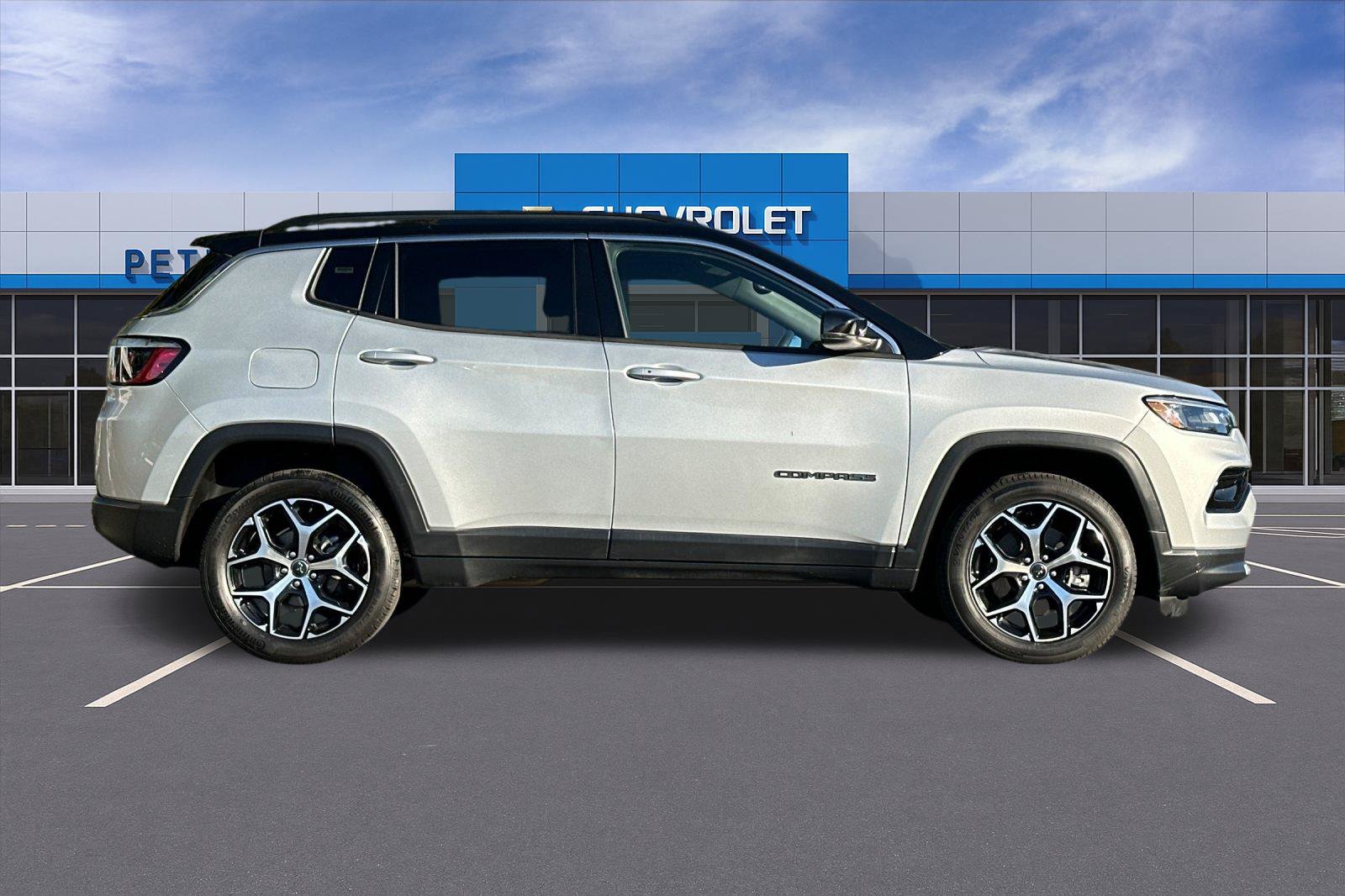 Used 2025 Silver Jeep Limited image 3
