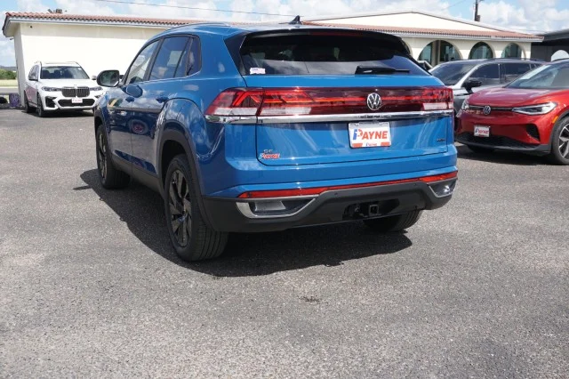 New 2025 R3R3 Mountain Lake Blue Volkswagen 2.0T SE w/Technology image 11