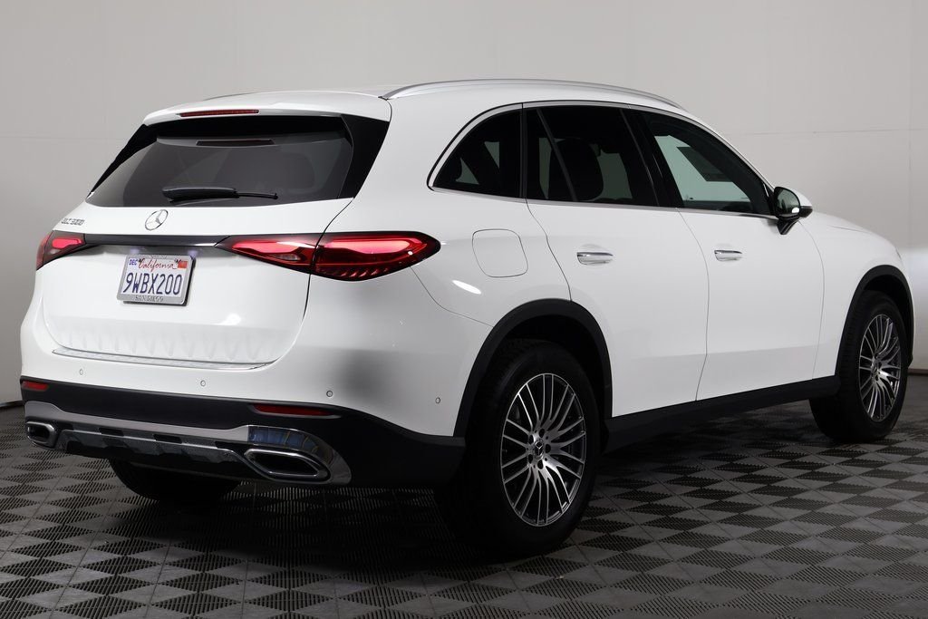 Certified Used 2026 Polar White Mercedes-Benz GLC 300 image 4