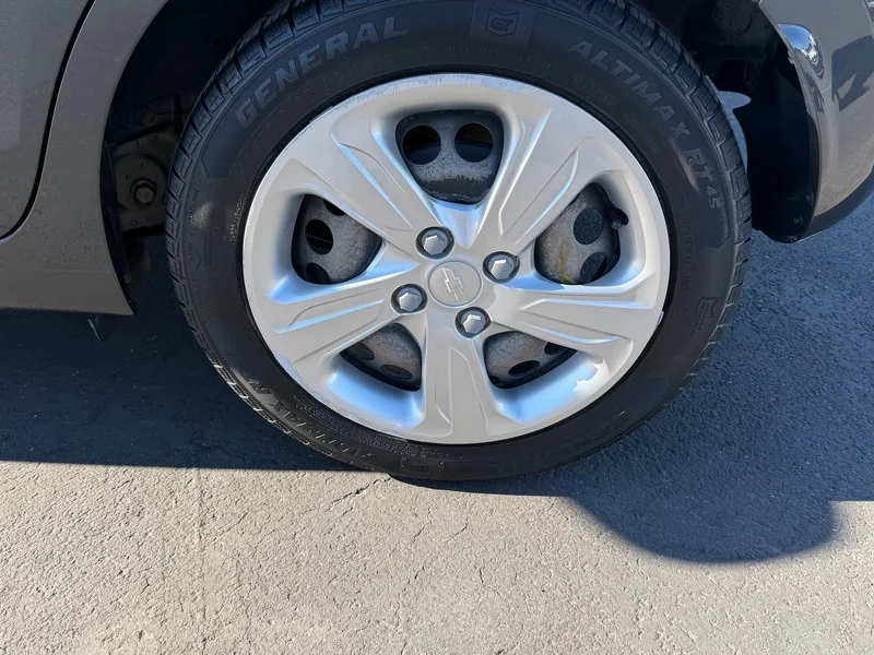 Used 2021 (Metallic paint.) Chevrolet LS image 27