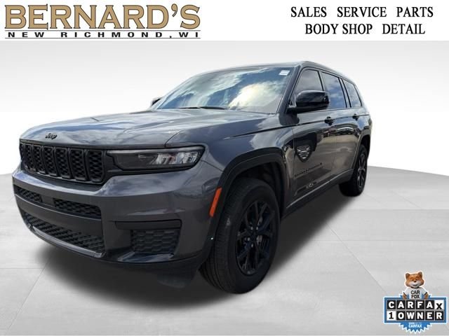 Used 2024 Gray Jeep Altitude image 1