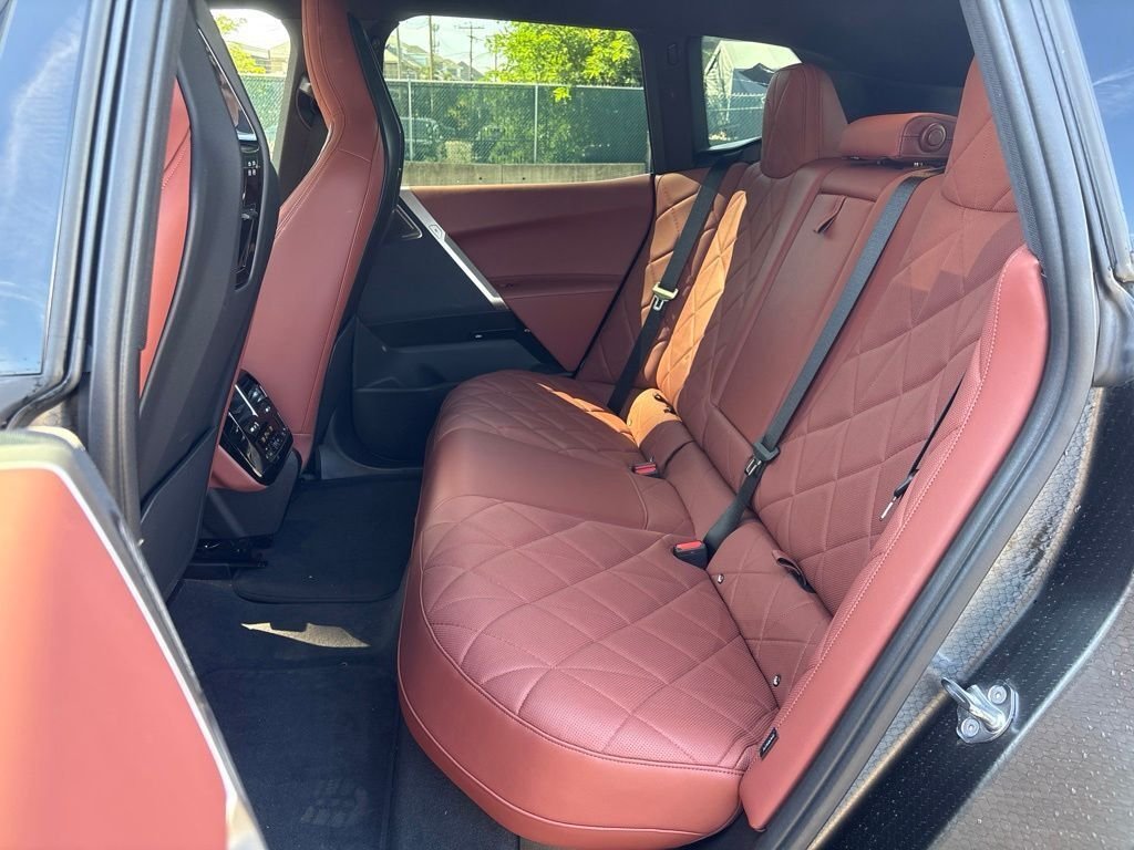 Used 2023 Black BMW M60 image 15