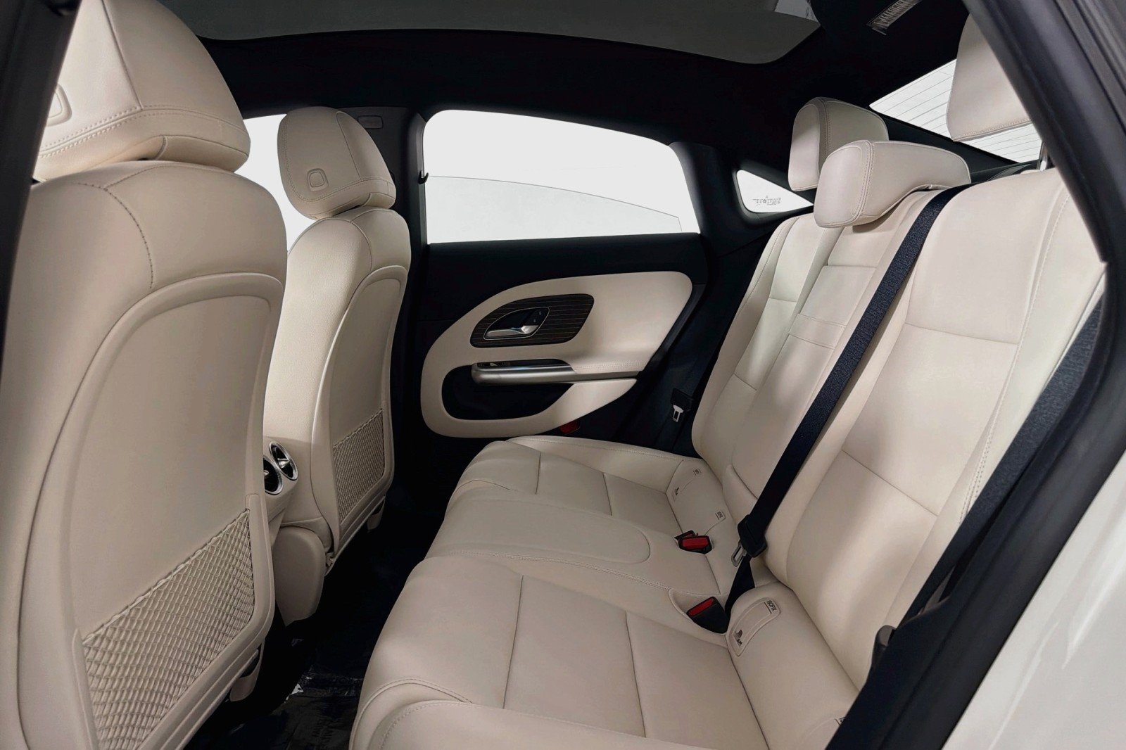 New 2027 Polar White Mercedes-Benz CLA 250+ Electric RWD image 7