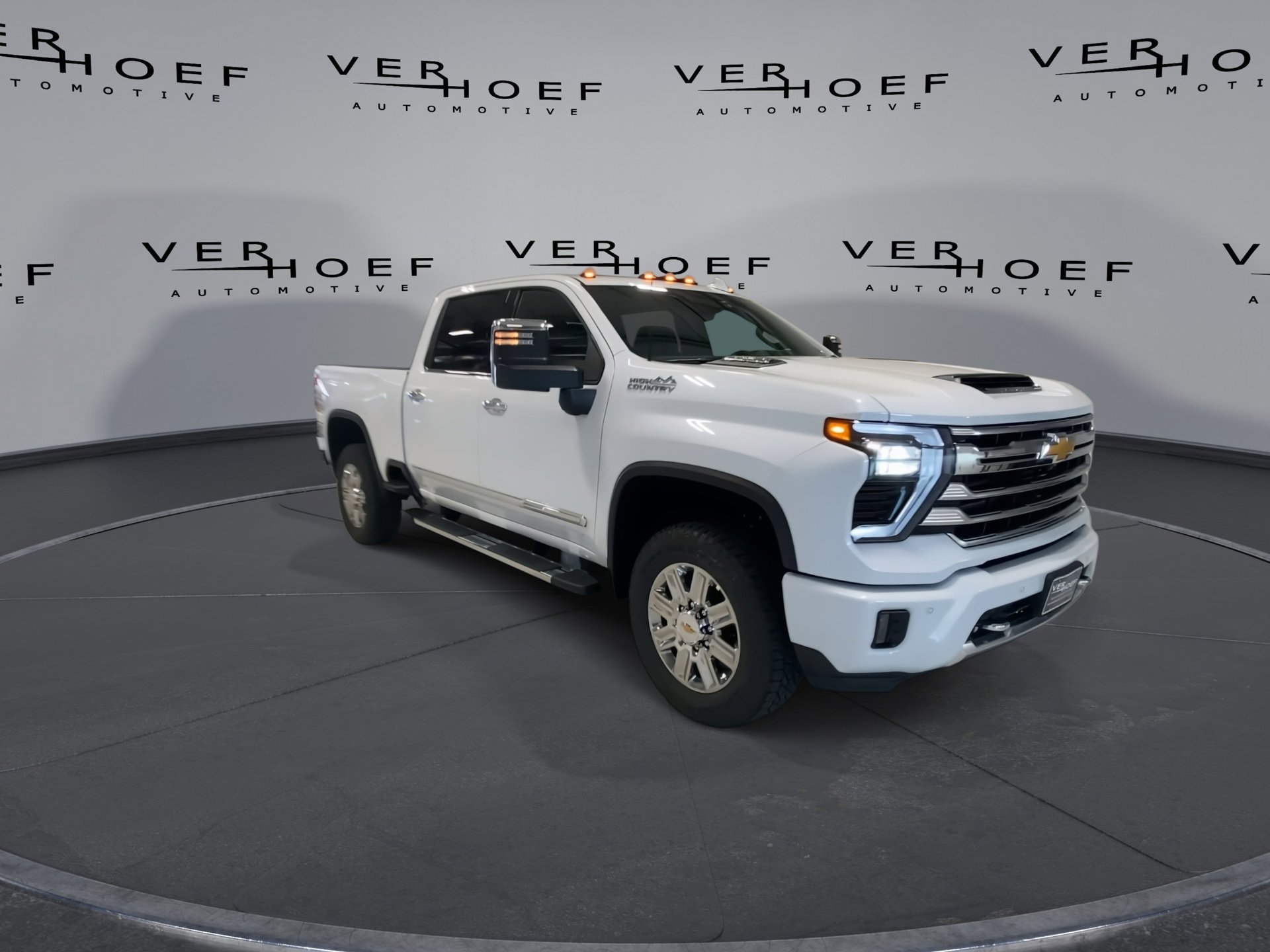 New 2026 Polar White Tricoat Chevrolet High Country image 2