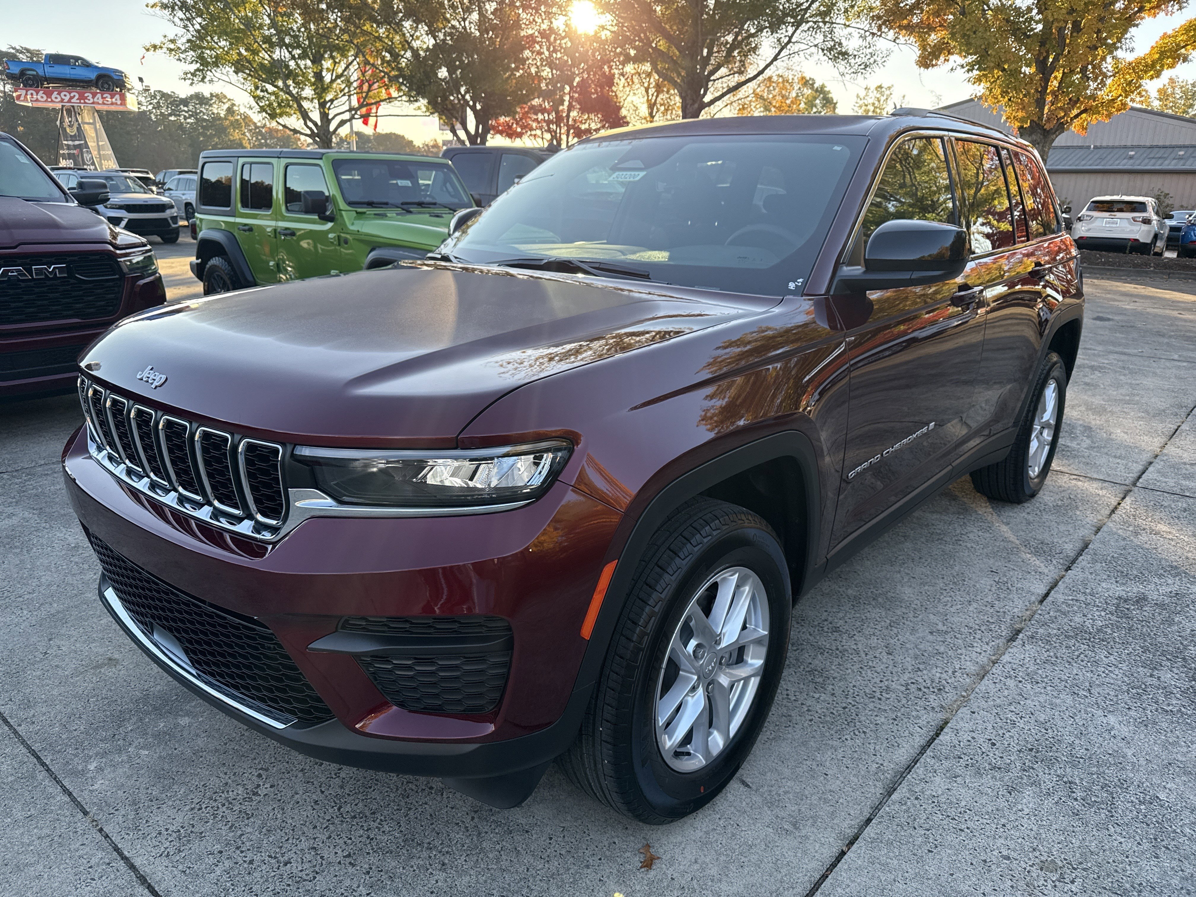 New 2025 Velvet Red Pearlcoat Jeep Laredo image 3