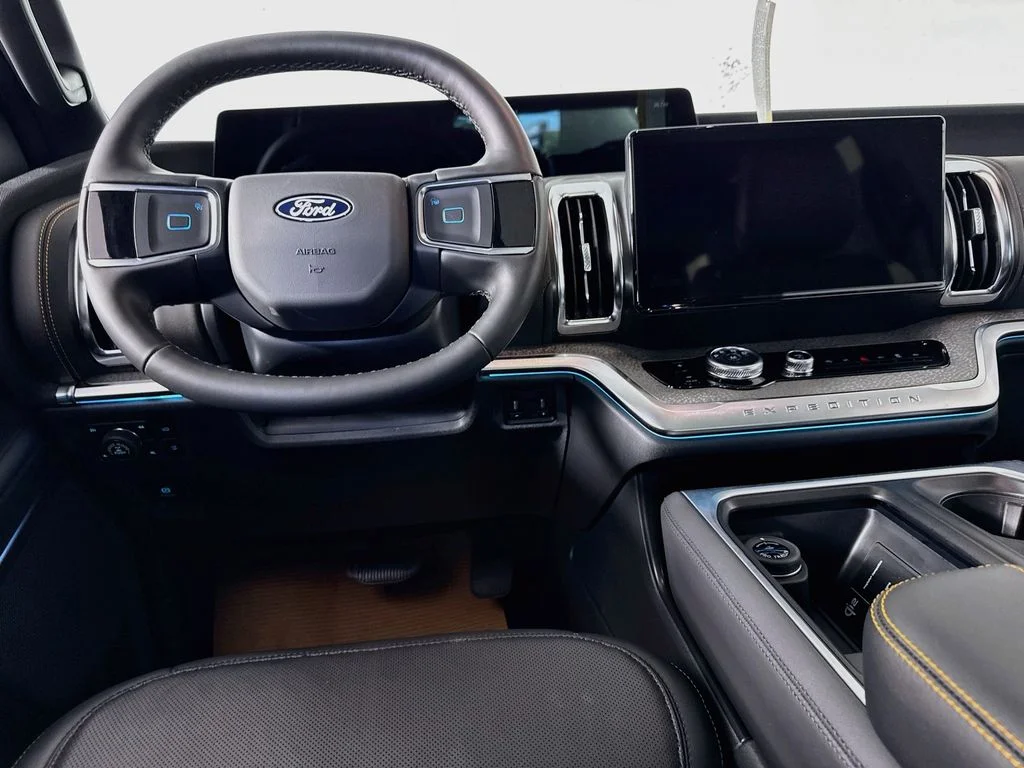 New 2027 Glacier Gray Metallic Tri-Coat Ford Tremor® image 24