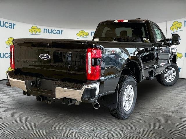 New 2026 Agate Black Metallic Ford XLT image 24