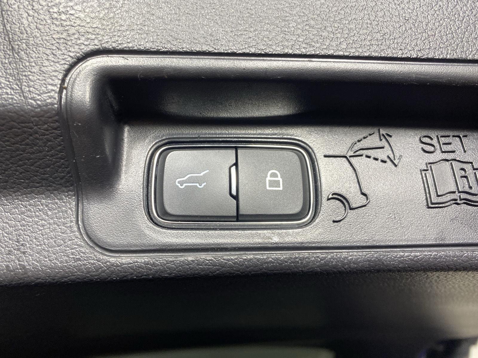 Used 2022 Atlas Blue Ford ST image 39