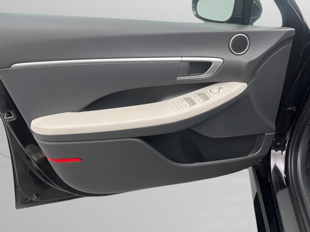 Used 2025 Abyss Black Hyundai SEL image 21