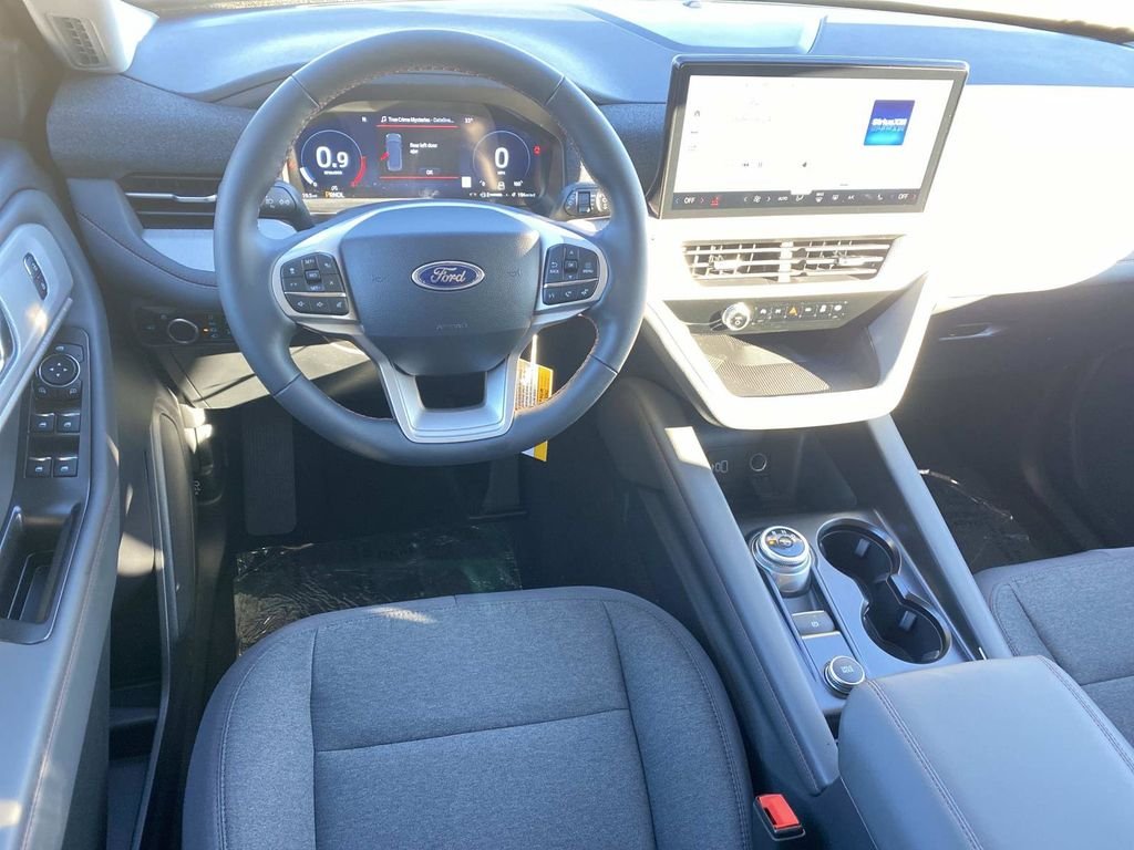 New 2026 Star White Metallic Tri-Coat Ford Active image 10