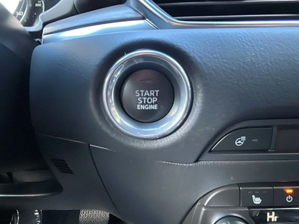 Used 2025 White Mazda 2.5 Turbo Signature image 20