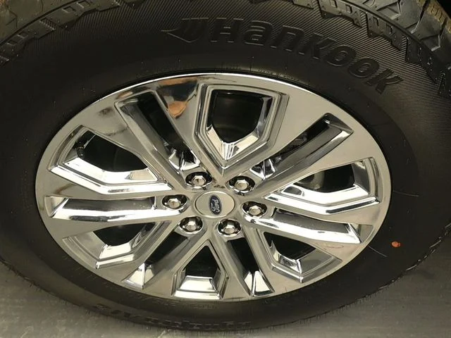 New 2026 Carbonized Gray Metallic Ford Lariat® image 17