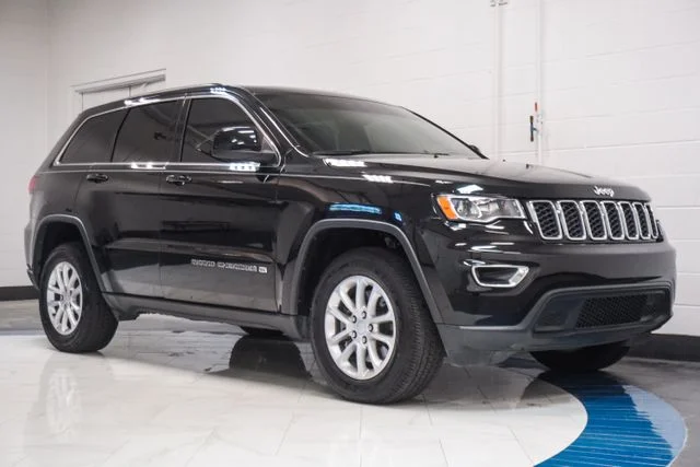 Used 2022 Black Jeep Laredo E image 5
