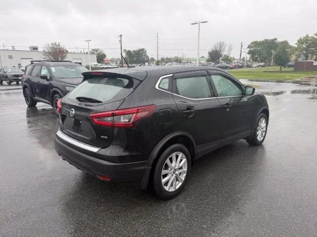 Used 2022 Magnetic Black Pearl Nissan S image 9