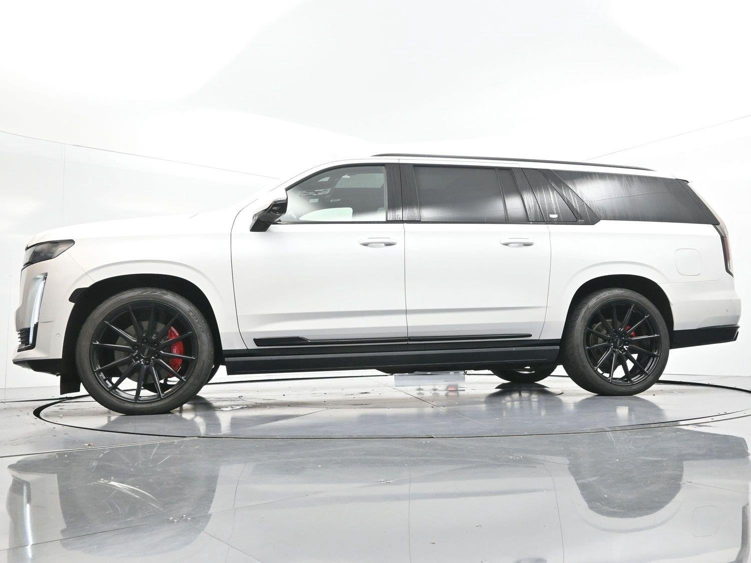 Used 2021 Crystal White Tricoat Cadillac Sport Platinum image 52