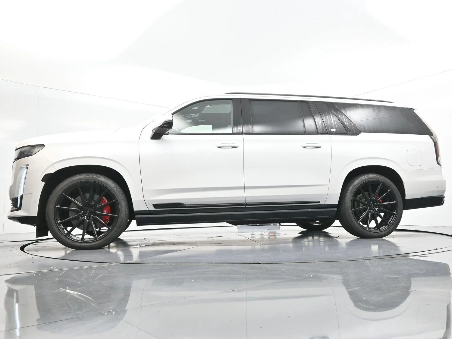 Used 2021 Crystal White Tricoat Cadillac Sport Platinum image 52