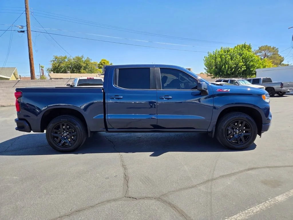 Used 2022 Northsky Blue Metallic Chevrolet RST image 7