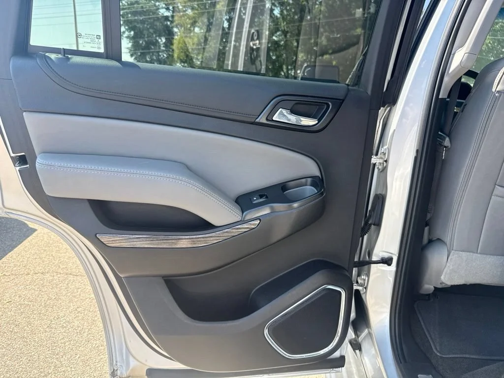 Used 2018 SILVER ICE METALLIC Chevrolet LT image 32