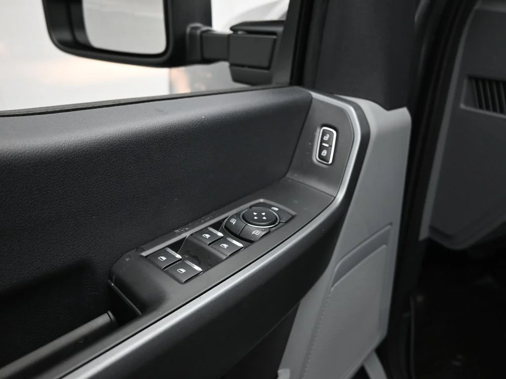 New 2026 Carbonized Gray Metallic Ford XLT image 10