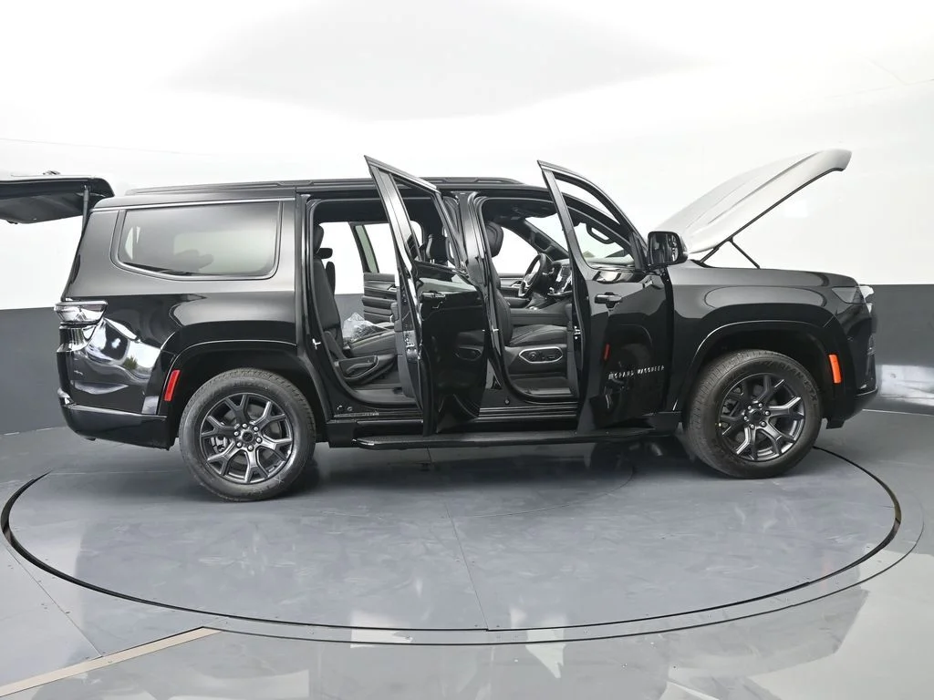 New 2026 High Gloss Black Exterior Paint Jeep Limited Altitude image 71