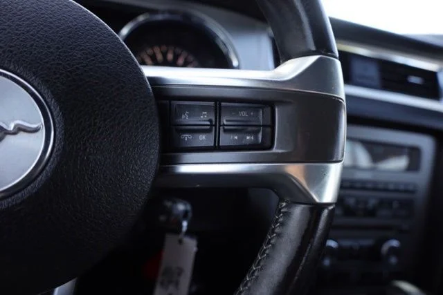 Used 2014 Silver Ford V6 Premium image 26