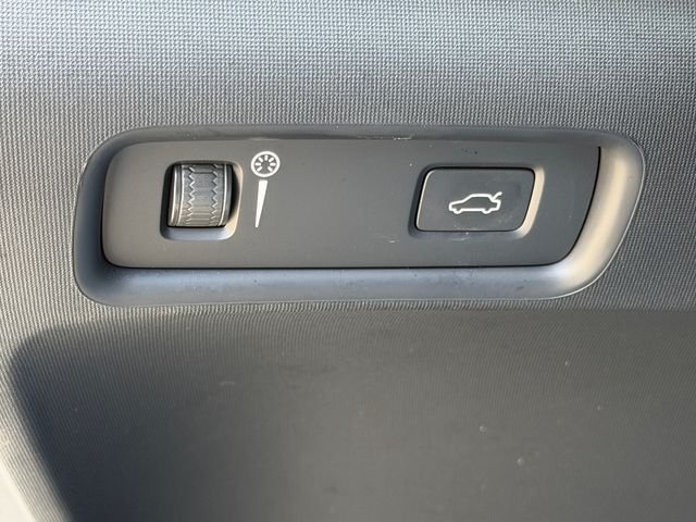 Used 2022 White Polestar Long Range Dual Motor image 24