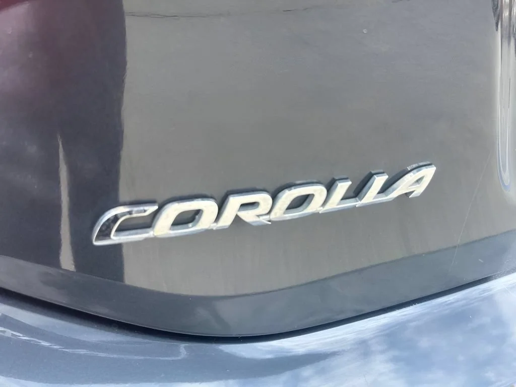 Used 2017 Slate Metallic Toyota L image 13