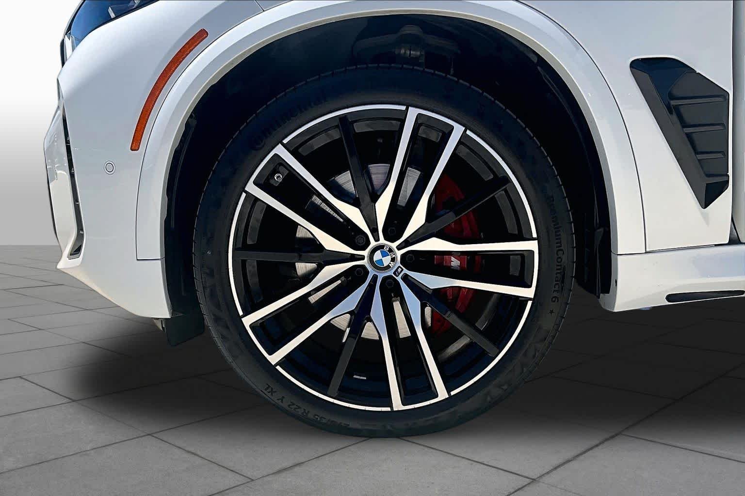 Used 2024 Mineral White Metallic BMW xDrive40i image 10