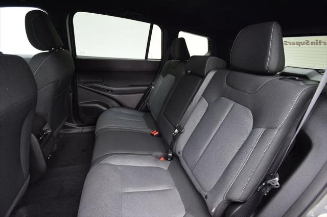 New 2026 Red Hot Pearl-Coat Exterior Paint Jeep Laredo image 34