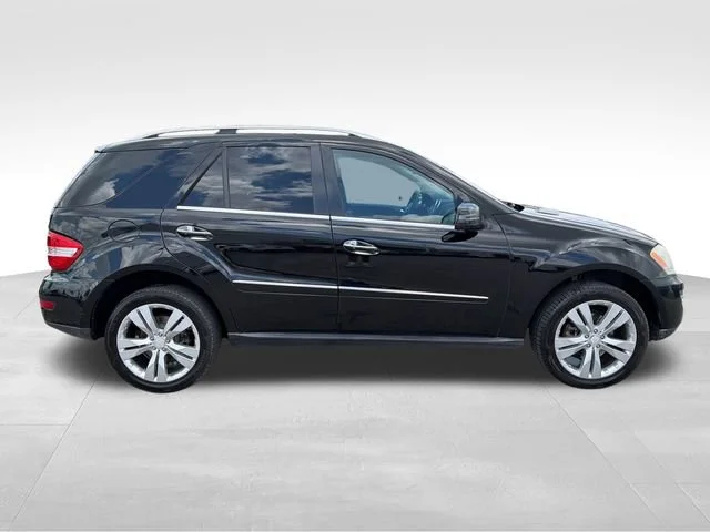 Used 2011  Mercedes-Benz ML 350 image 15
