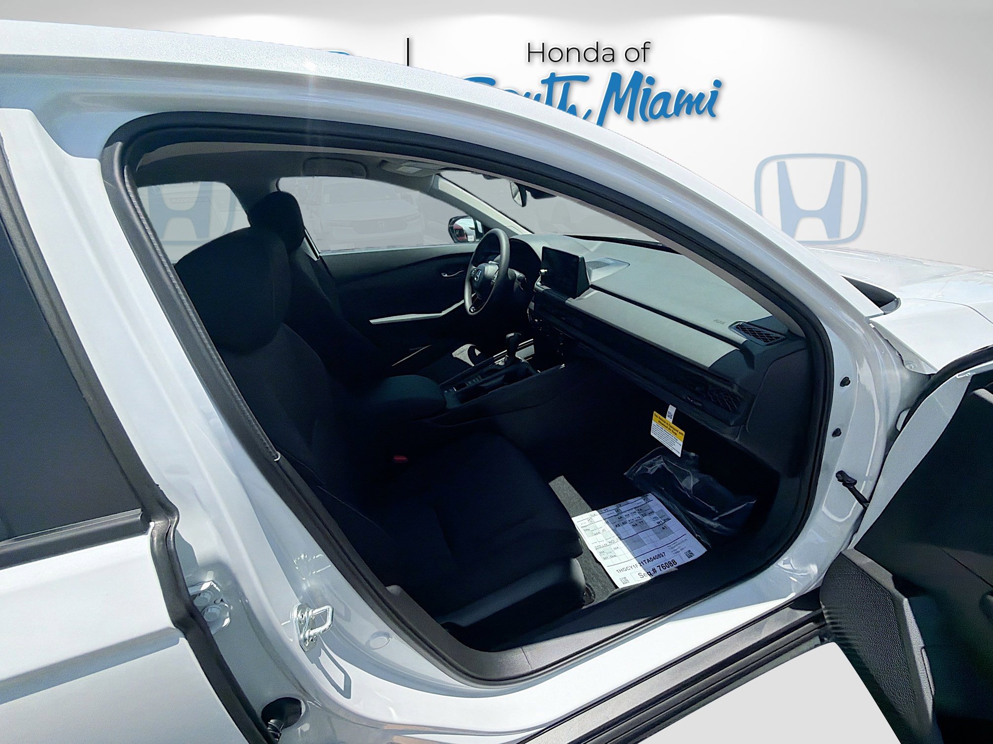 New 2026 Platinum White Pearl Honda LX image 23