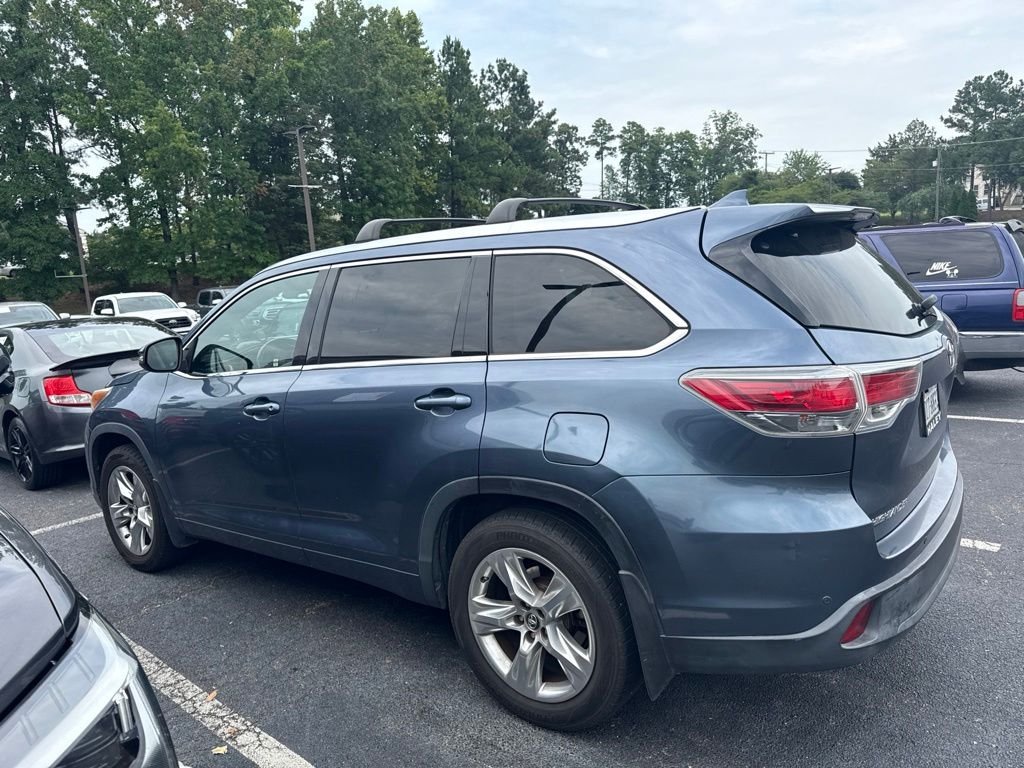 Used 2016 Blue Toyota Limited Platinum V6 image 3