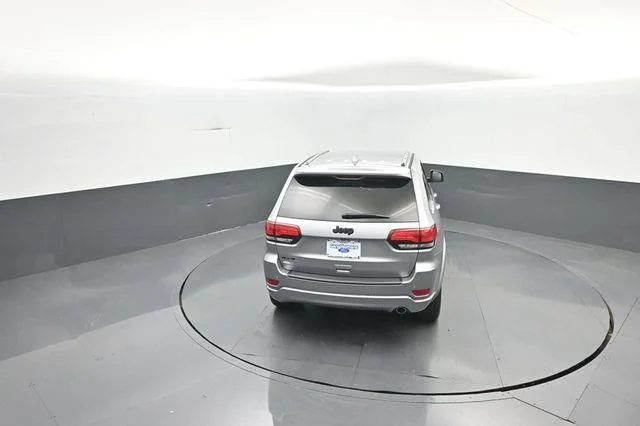 Used 2020 Silver Jeep Altitude image 32