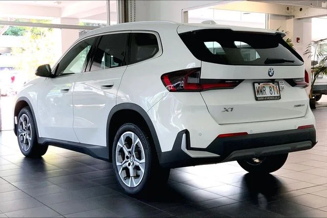 Certified Used 2023 Alpine White BMW xDrive28i image 5
