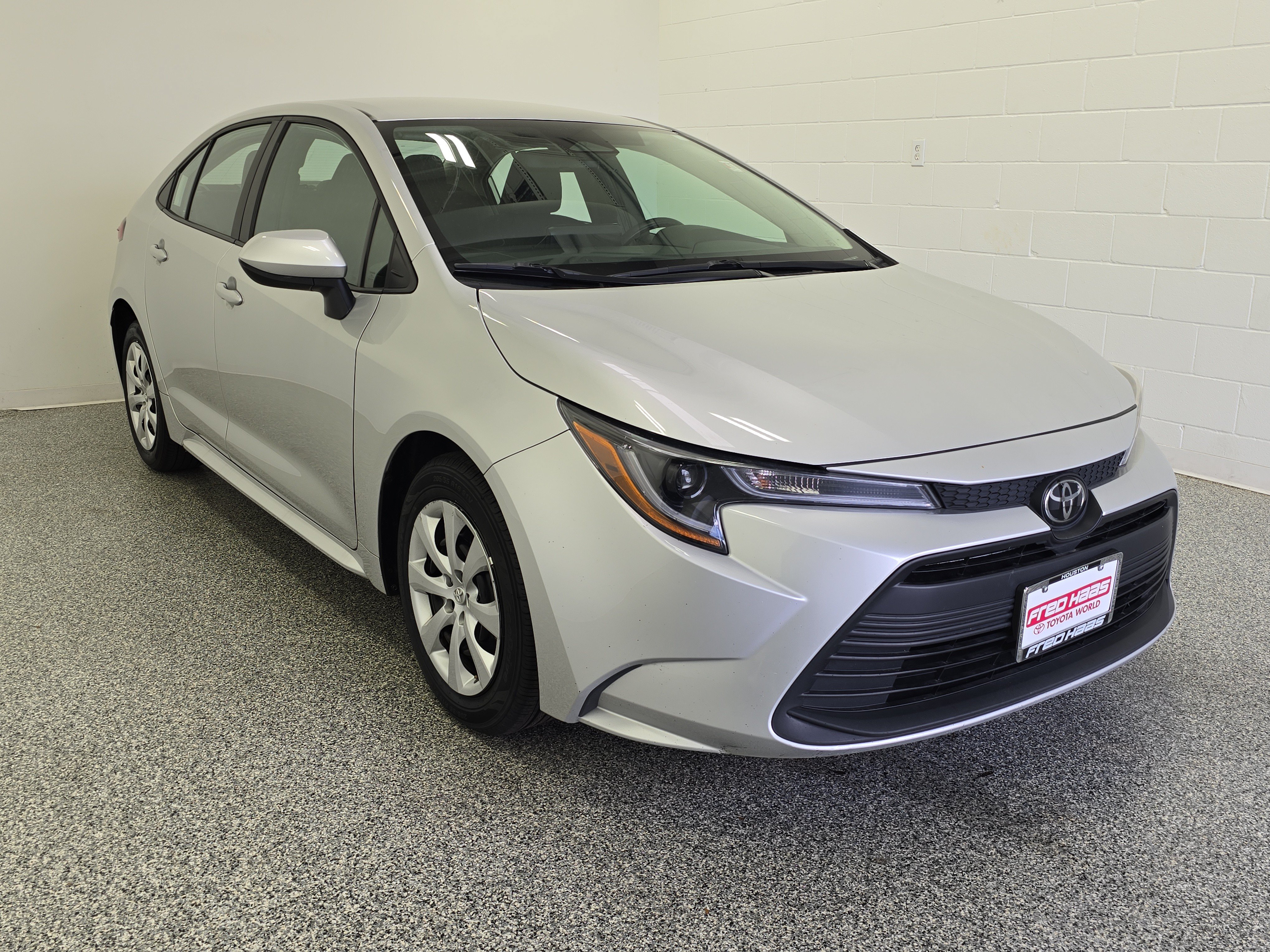 Used 2025 Classic Silver Metallic Toyota LE image 3