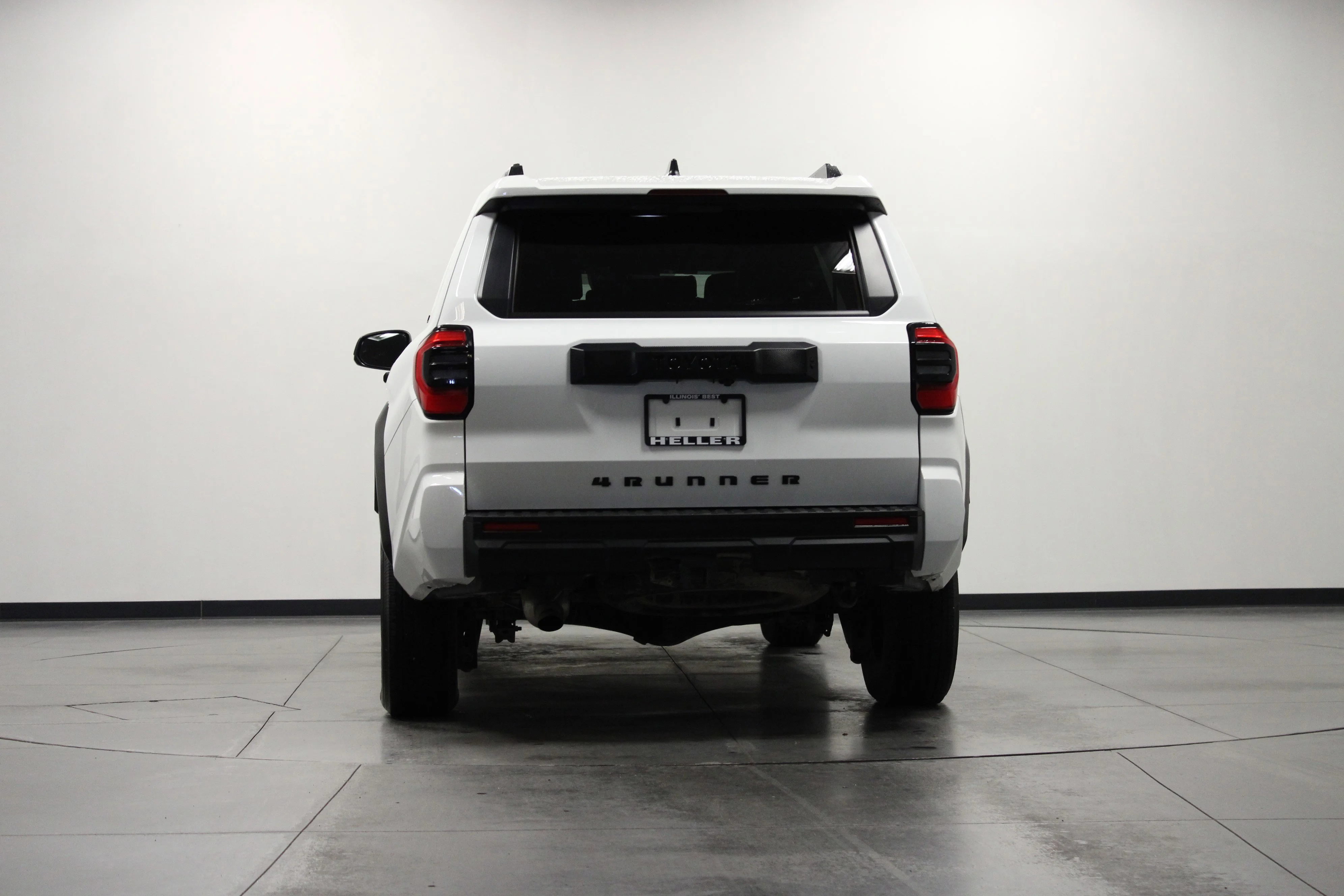 Used 2025 Ice Toyota SR5 image 5