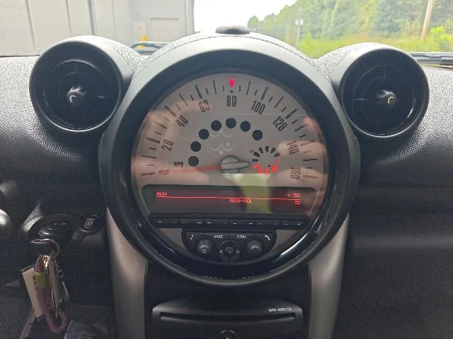 Used 2013 Blue MINI Base image 10