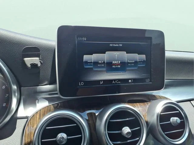 Used 2018  Mercedes-Benz C 300 image 21