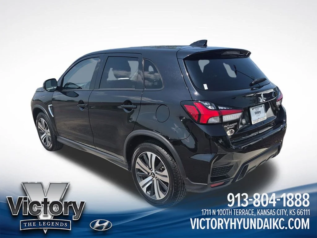 Used 2024  Mitsubishi 2.0 SE image 3